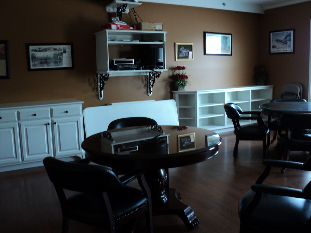 Depot Inn & Suites La Plata Екстериор снимка
