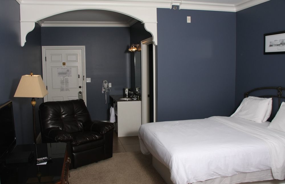 Depot Inn & Suites La Plata Екстериор снимка