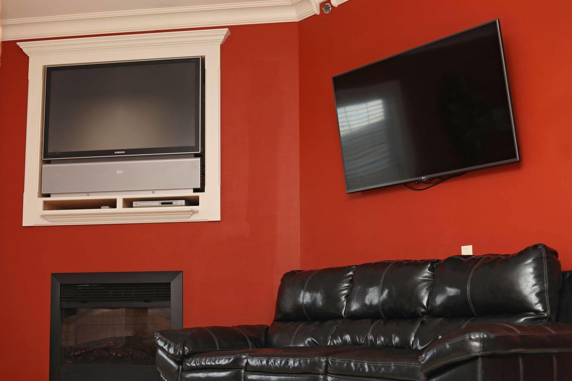 Depot Inn & Suites La Plata Екстериор снимка