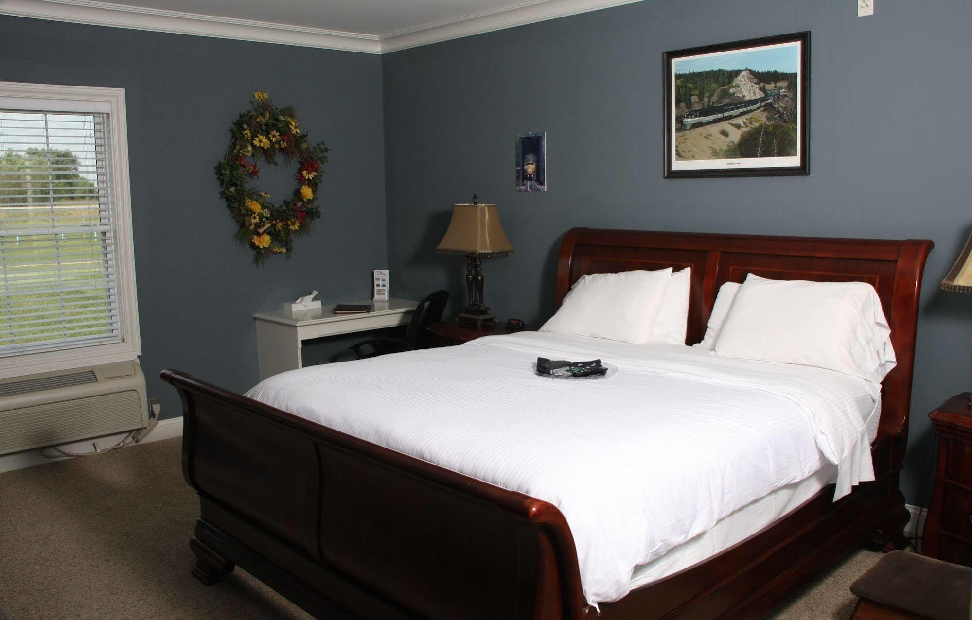 Depot Inn & Suites La Plata Екстериор снимка