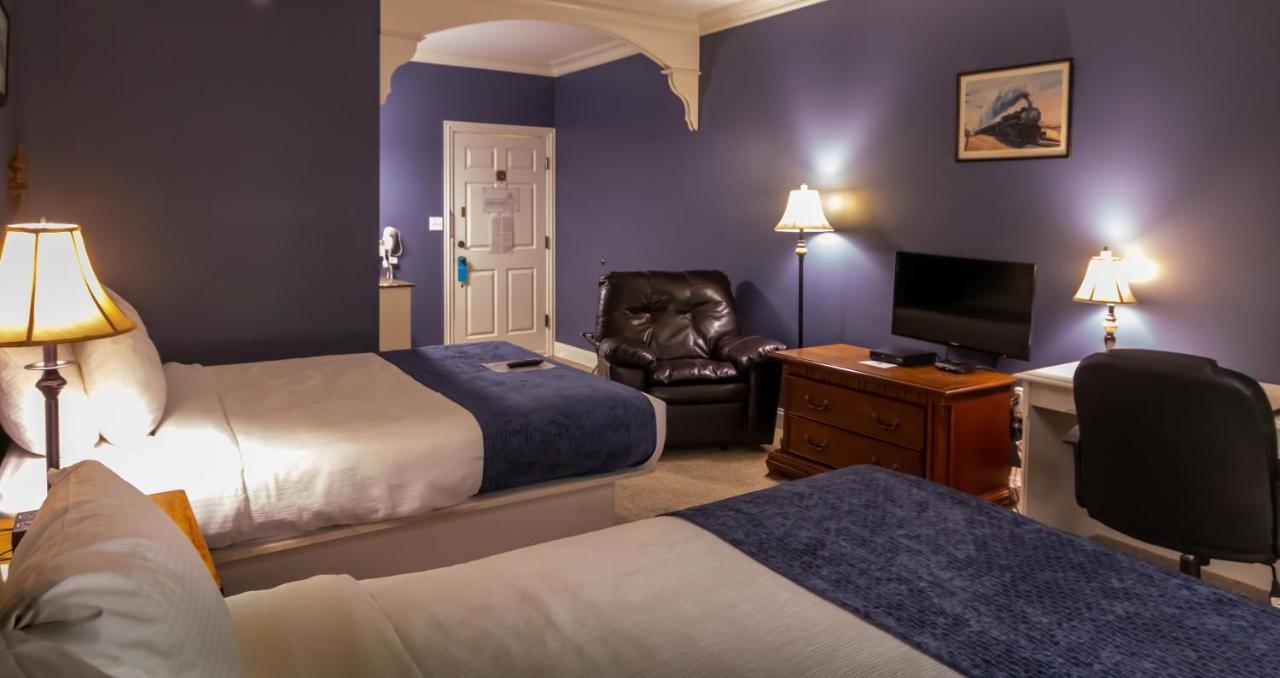 Depot Inn & Suites La Plata Екстериор снимка