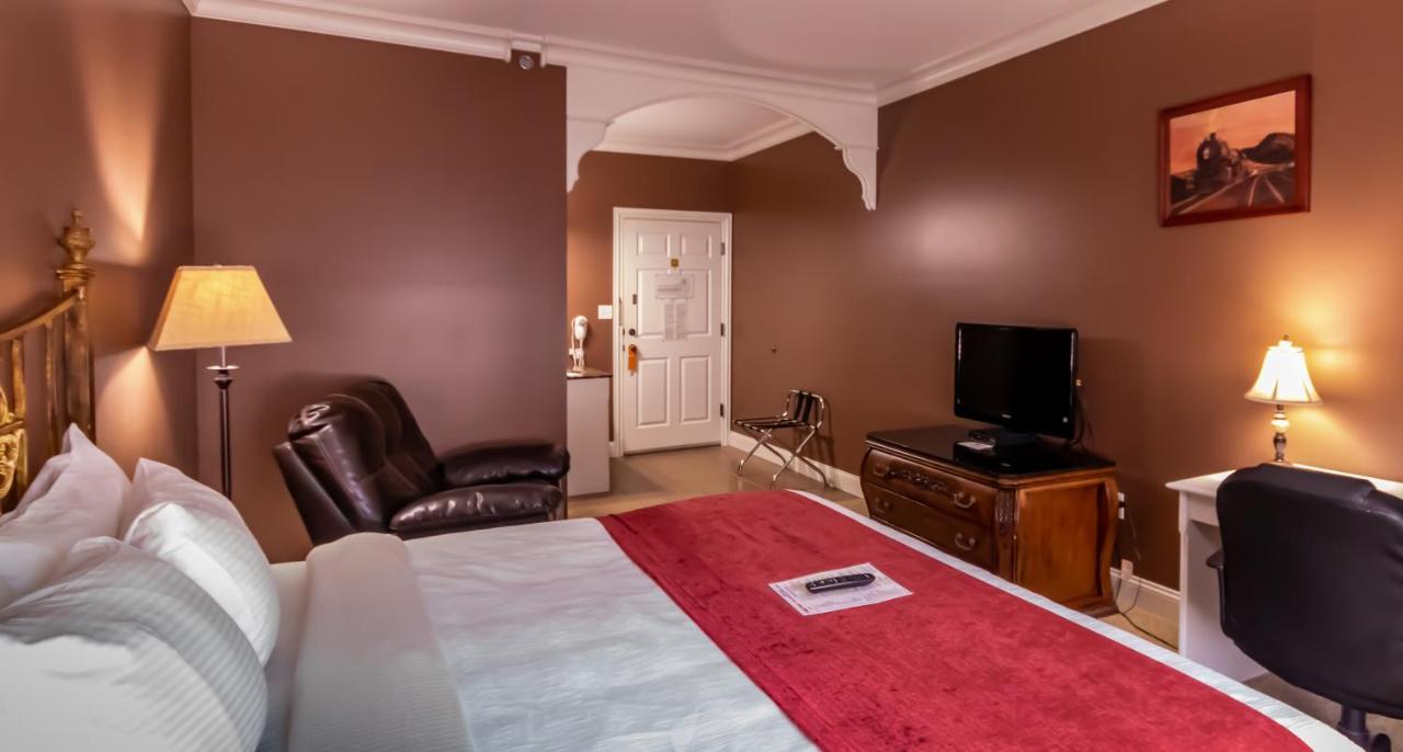 Depot Inn & Suites La Plata Екстериор снимка